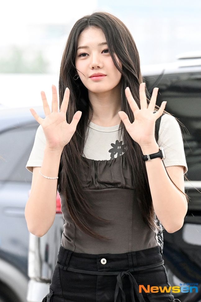 베이비몬스터 로라