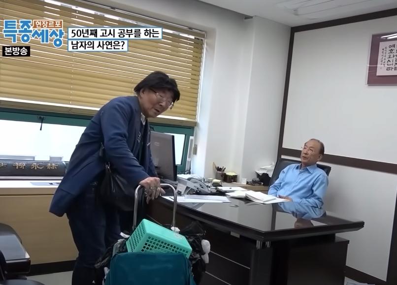 대학교 간판이 평생 가는 이유.......