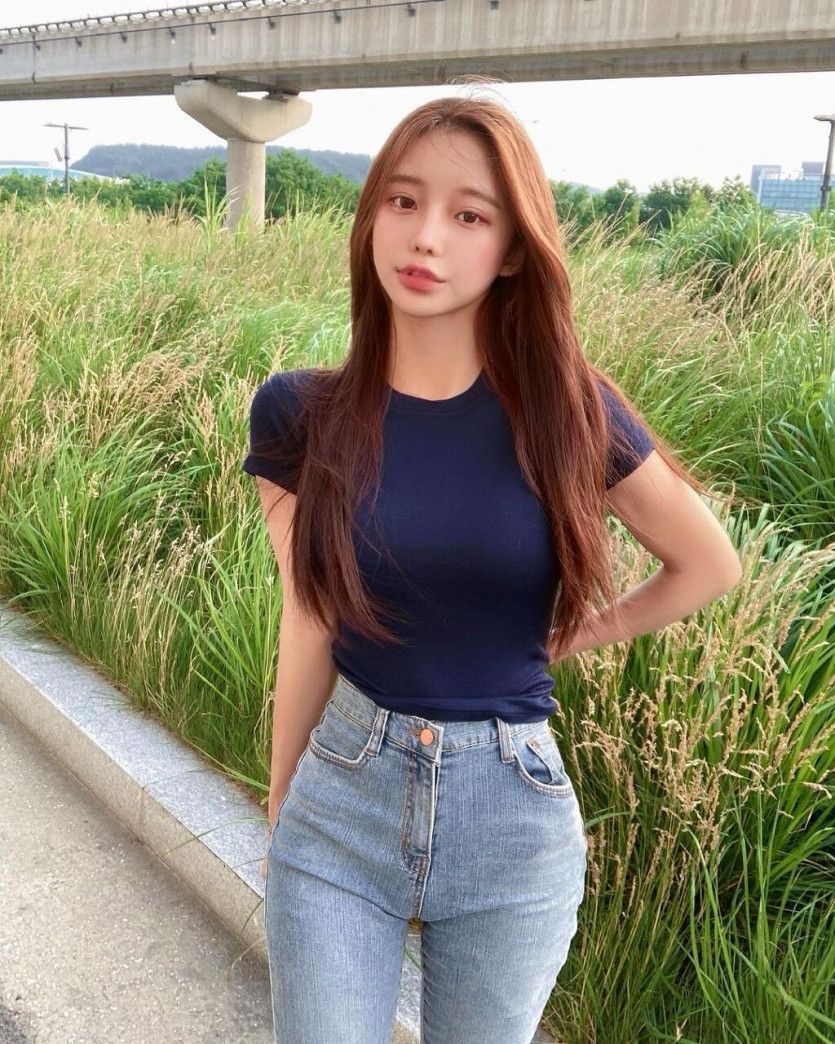 밀착 반팔티녀
