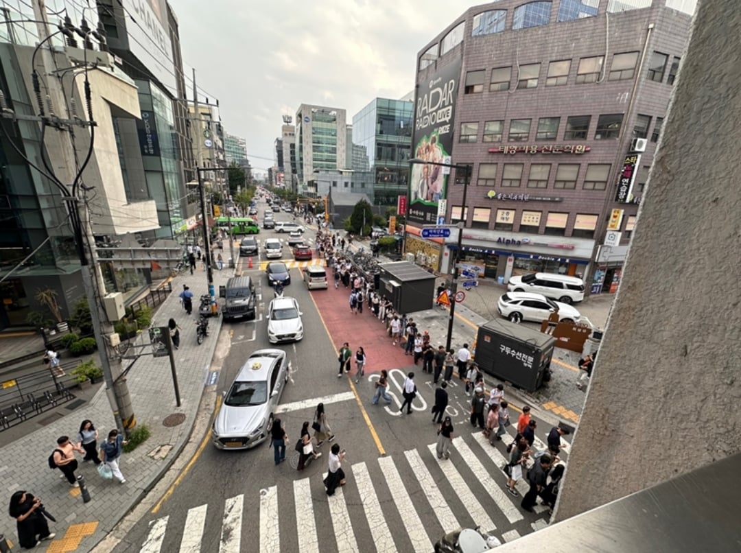 요즘 퇴근시간대 성수역 지하철 줄