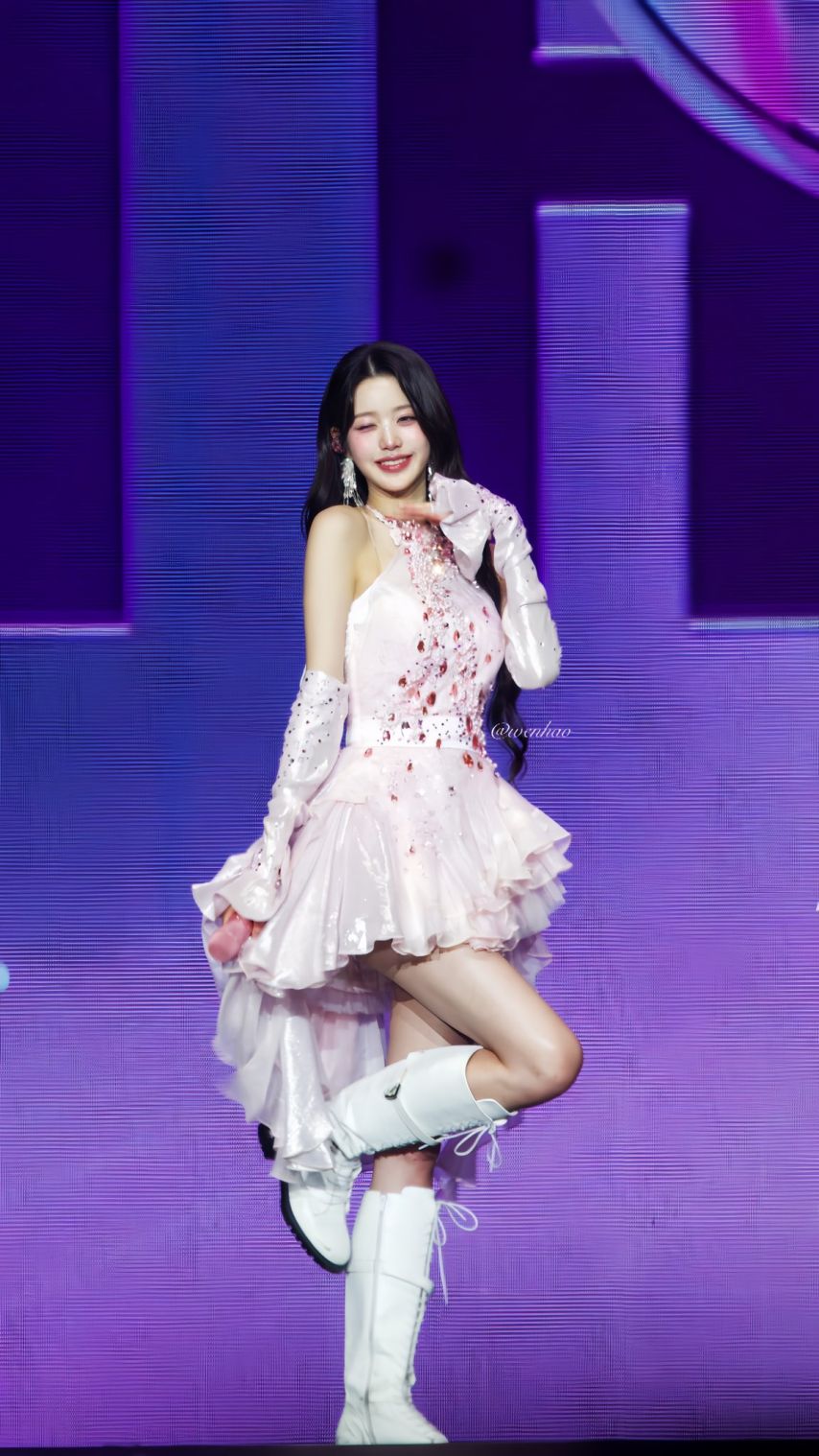 장원영 (아이브)