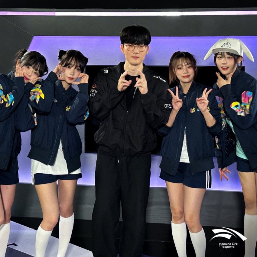 QWER이 프로게이머와 맞팔해서 현타온 팬