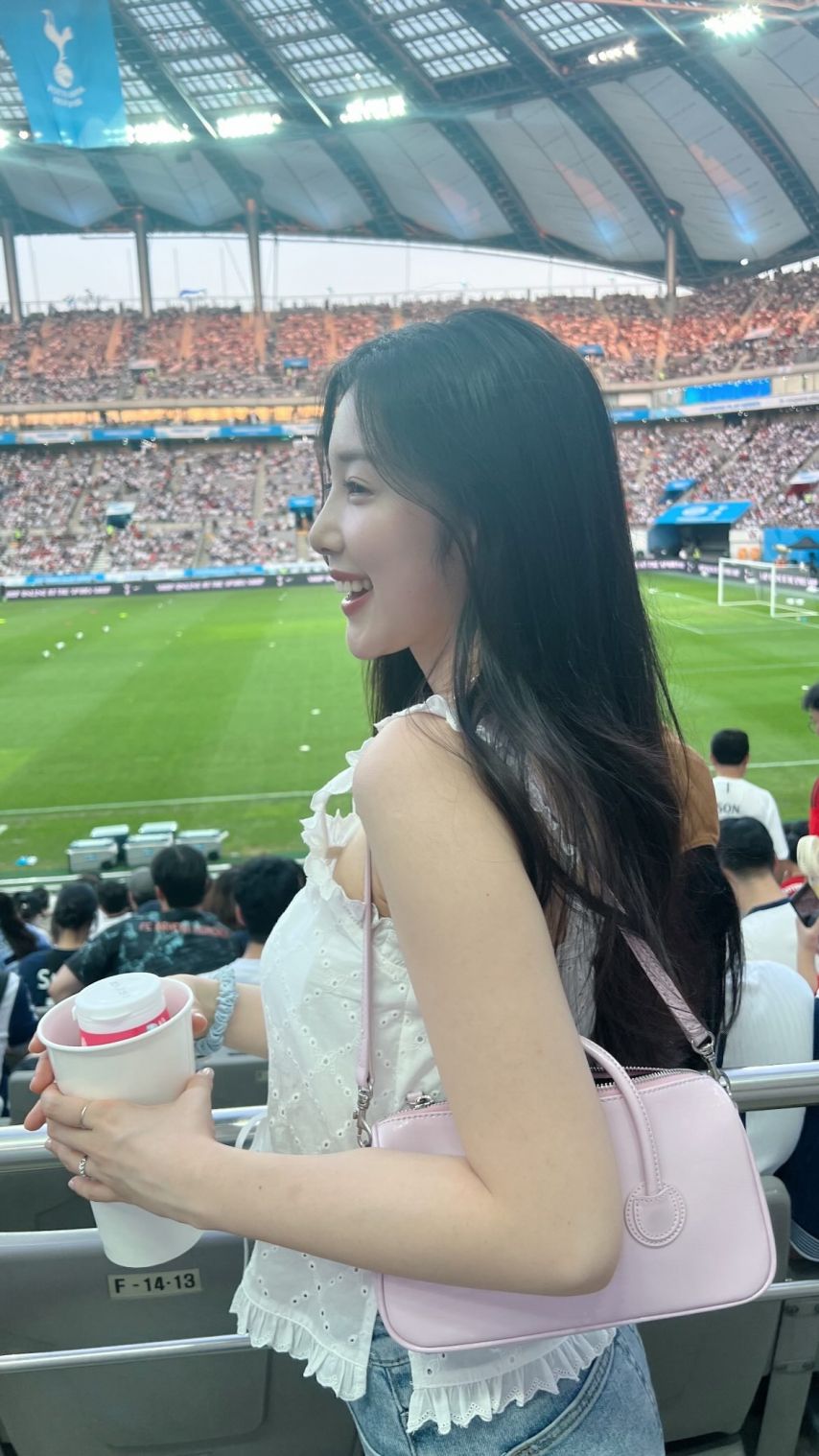 윤채경