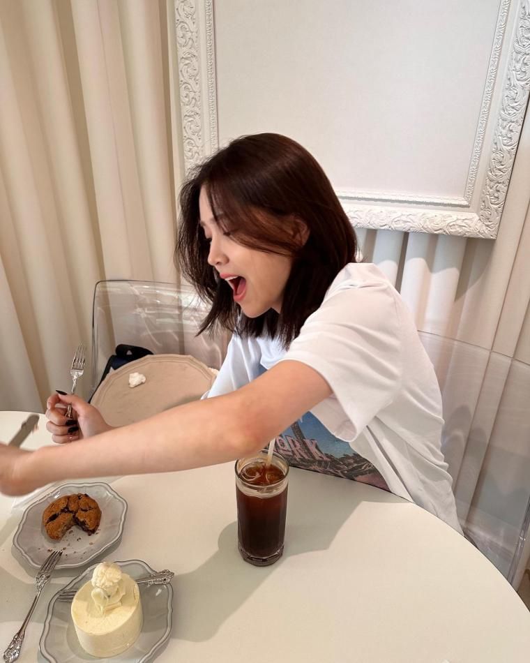 김지은