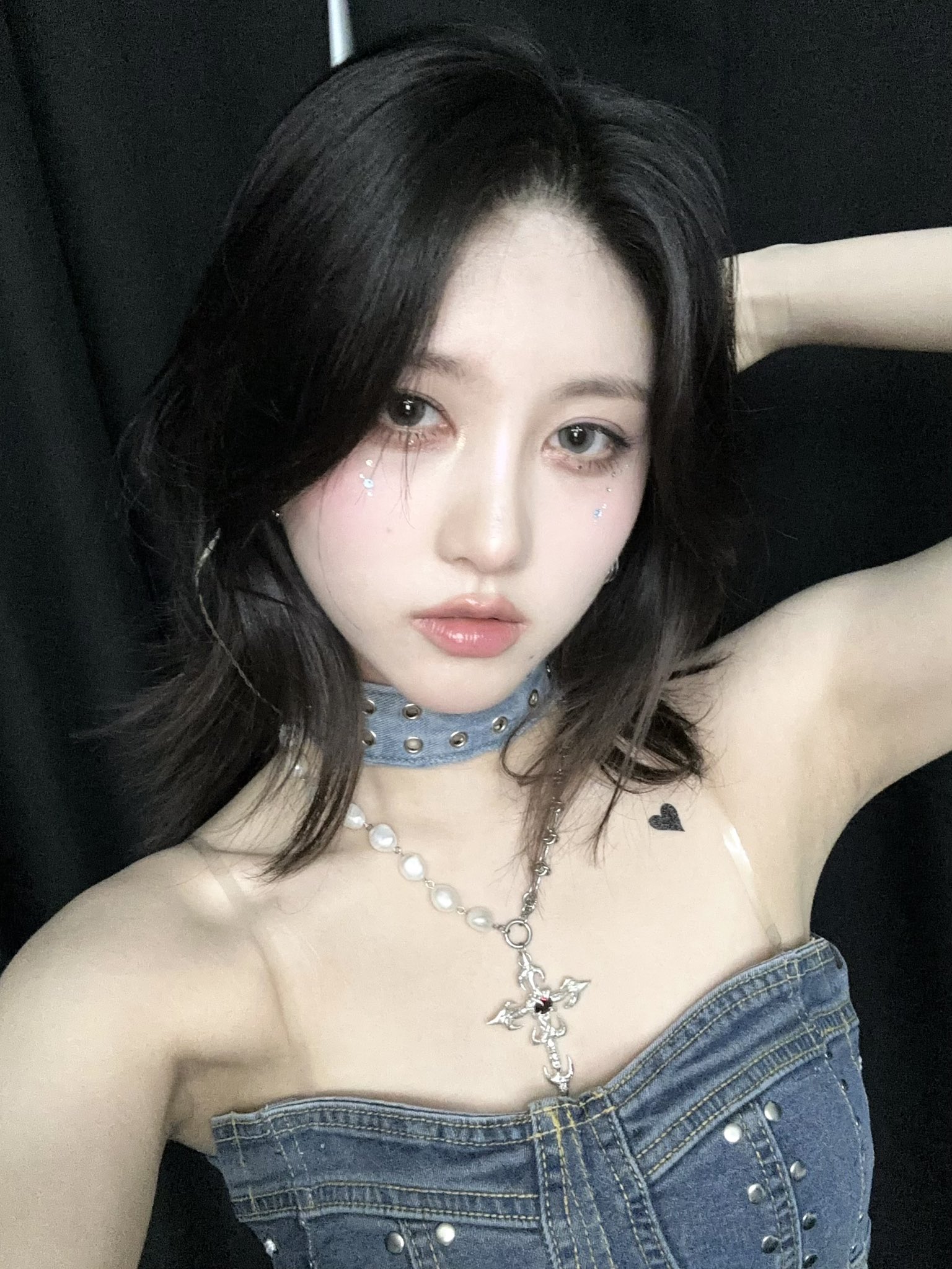 [아이브] 일본에서 데님 란제리룩 + 청미니 매끈한 허벅지 가을