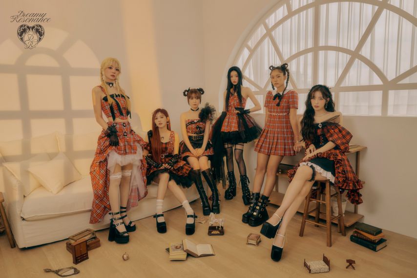 오마이걸 10번째 미니앨범 [Dreamy Resonance] 컨셉포토 Sonetto