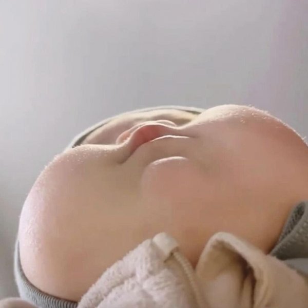 아기 볼아래 시점