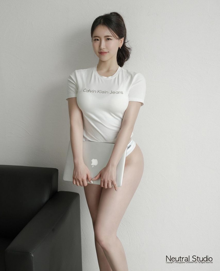 청순한 얼굴에 그렇지 못한 몸매