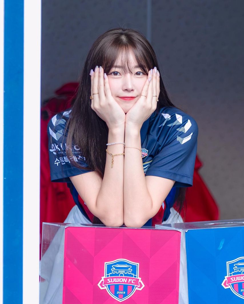 안지현