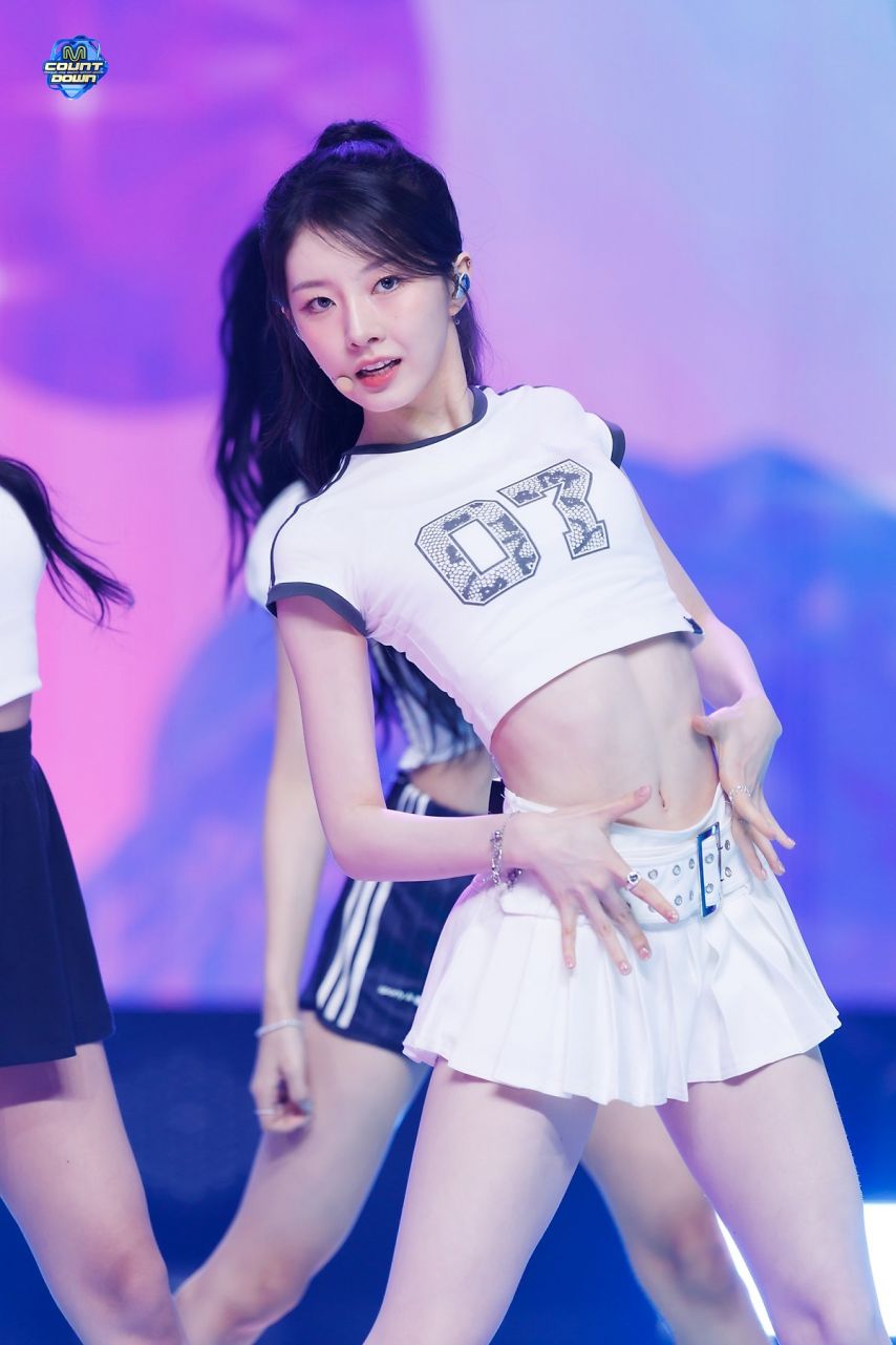 라잇썸 주현, 히나