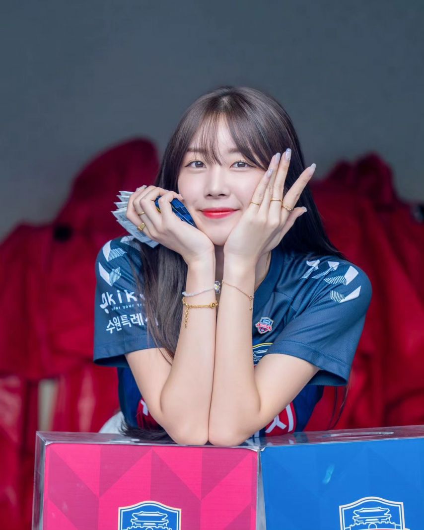안지현