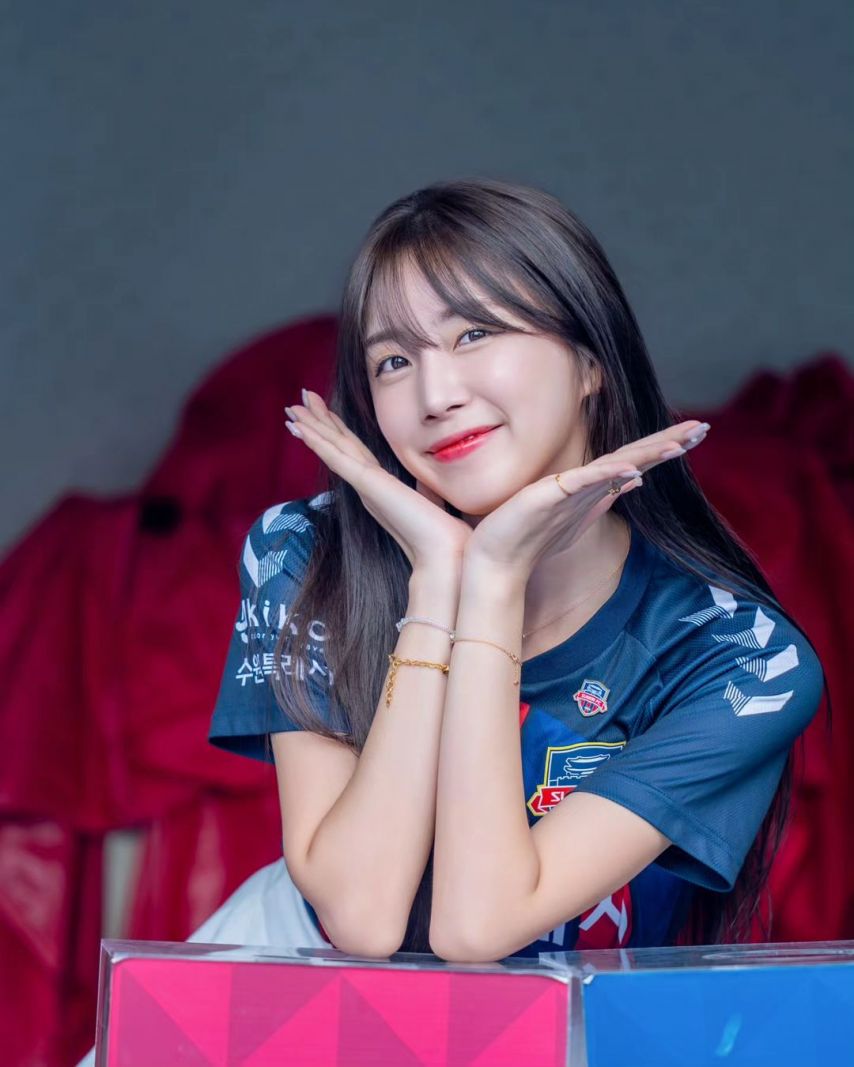 안지현