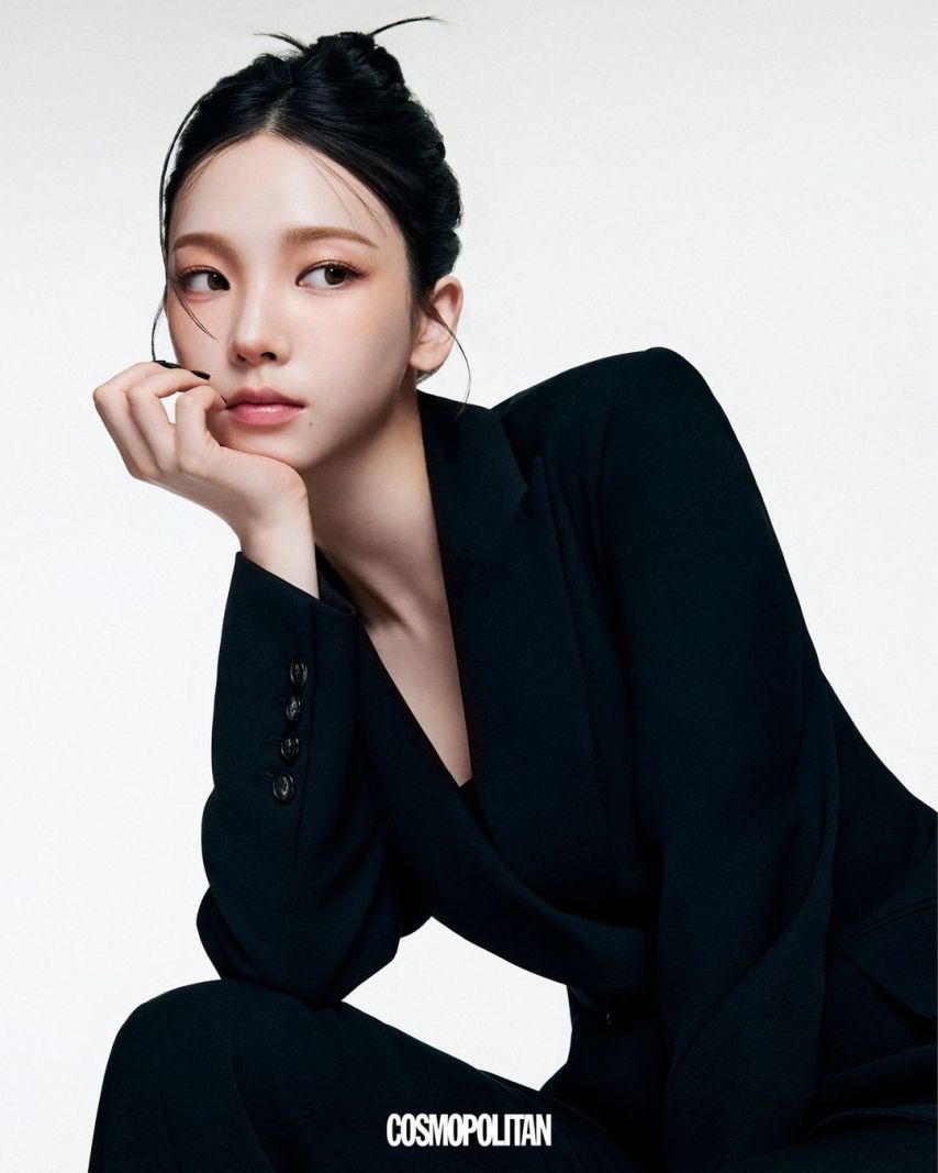 에스파 카리나 코스모폴리탄