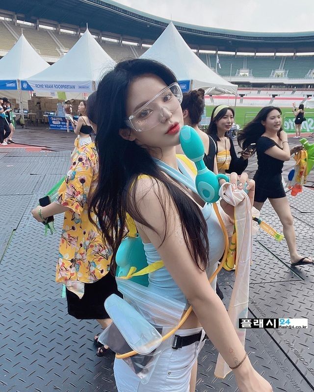 워터밤 누나 예진의 몸매