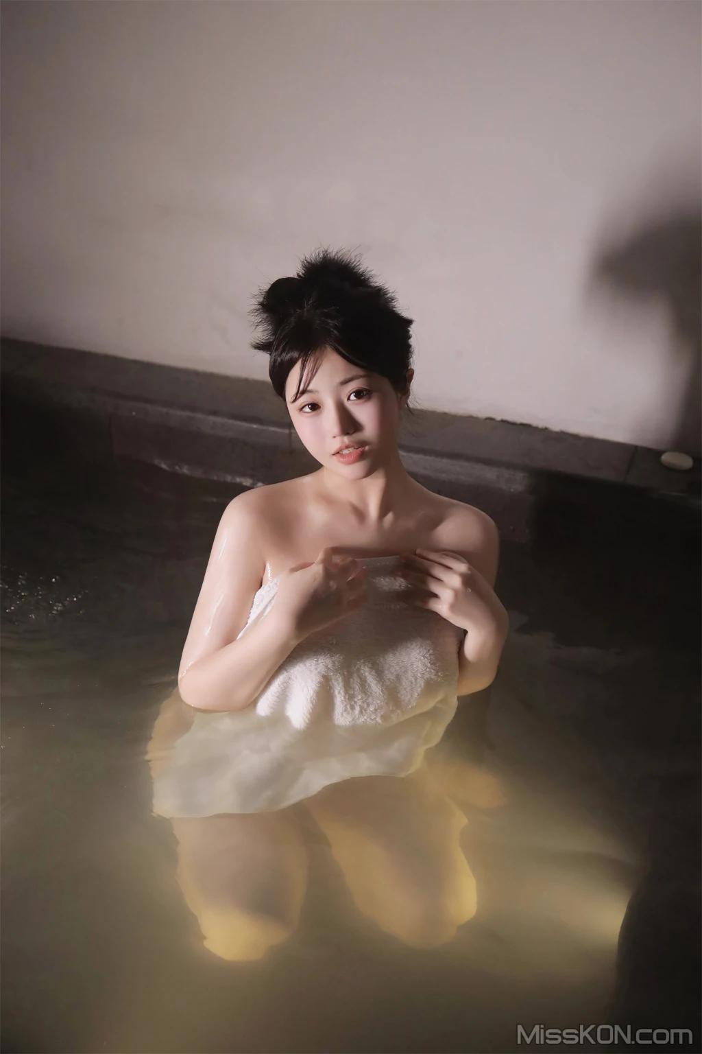 피부가 하얀 그녀 (올누드 화보집)