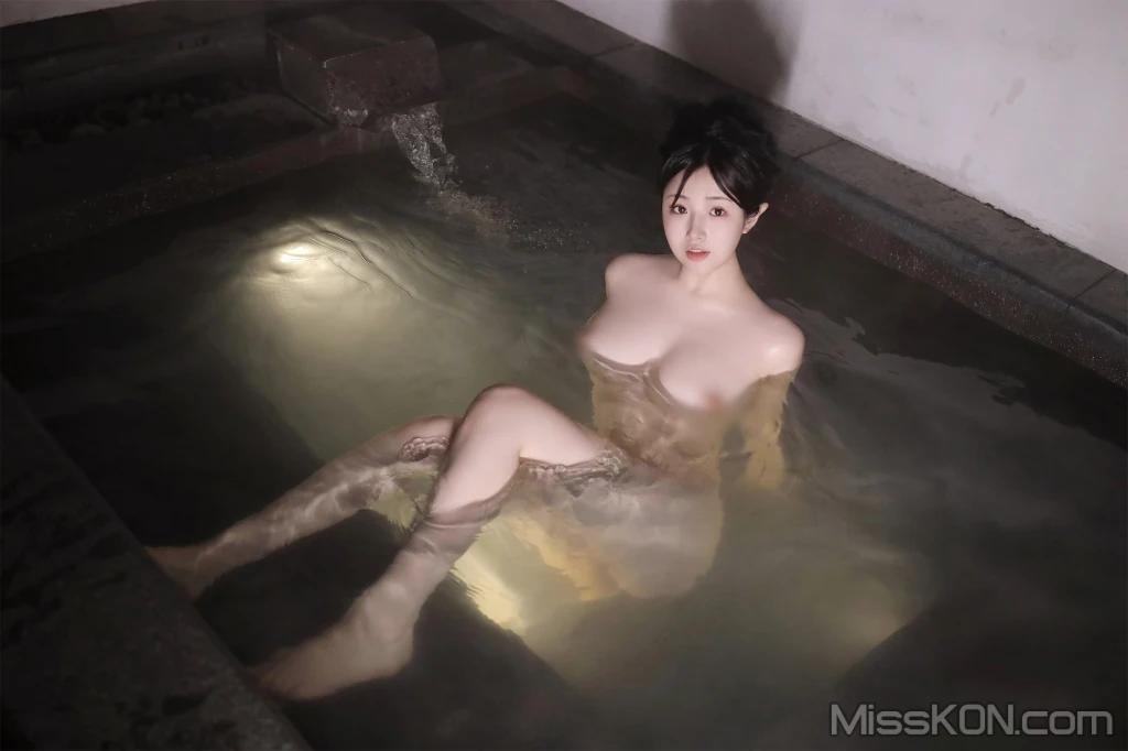 피부가 하얀 그녀 (올누드 화보집)