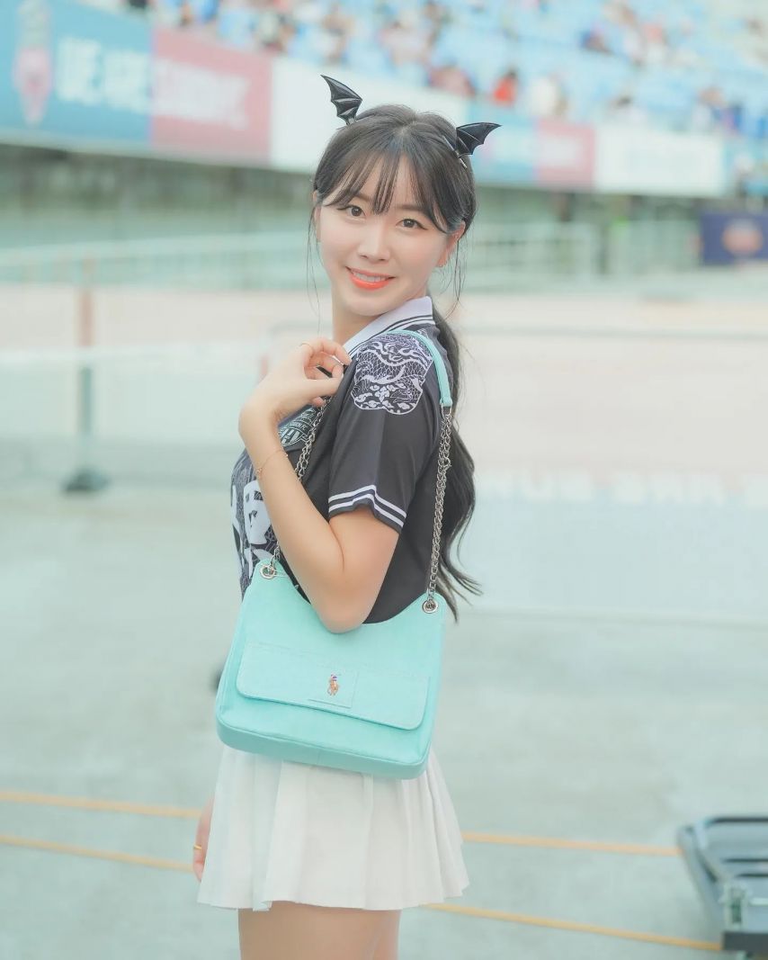 안지현