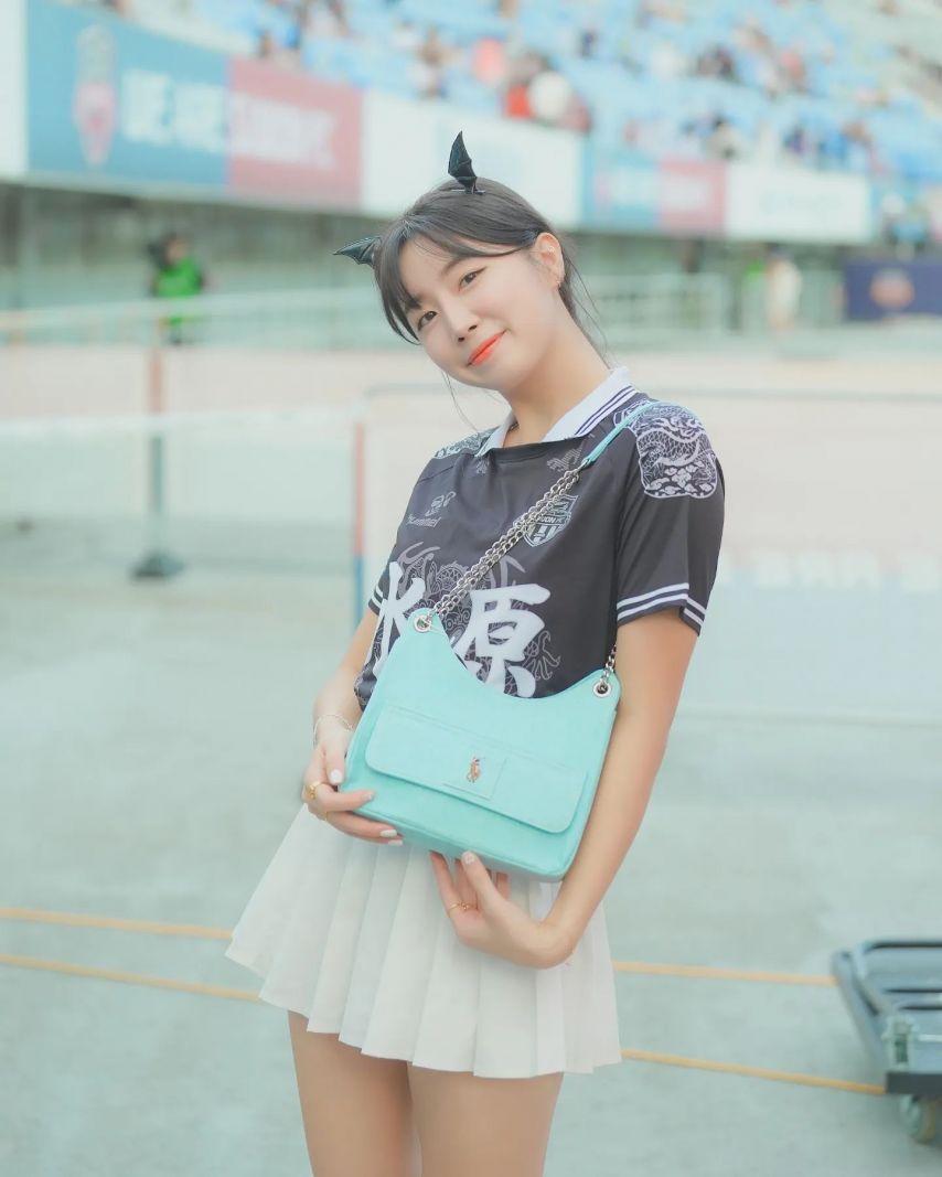안지현