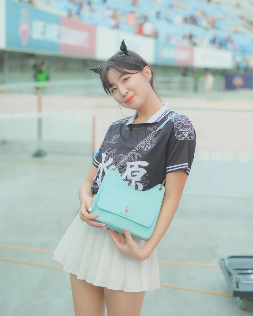 안지현