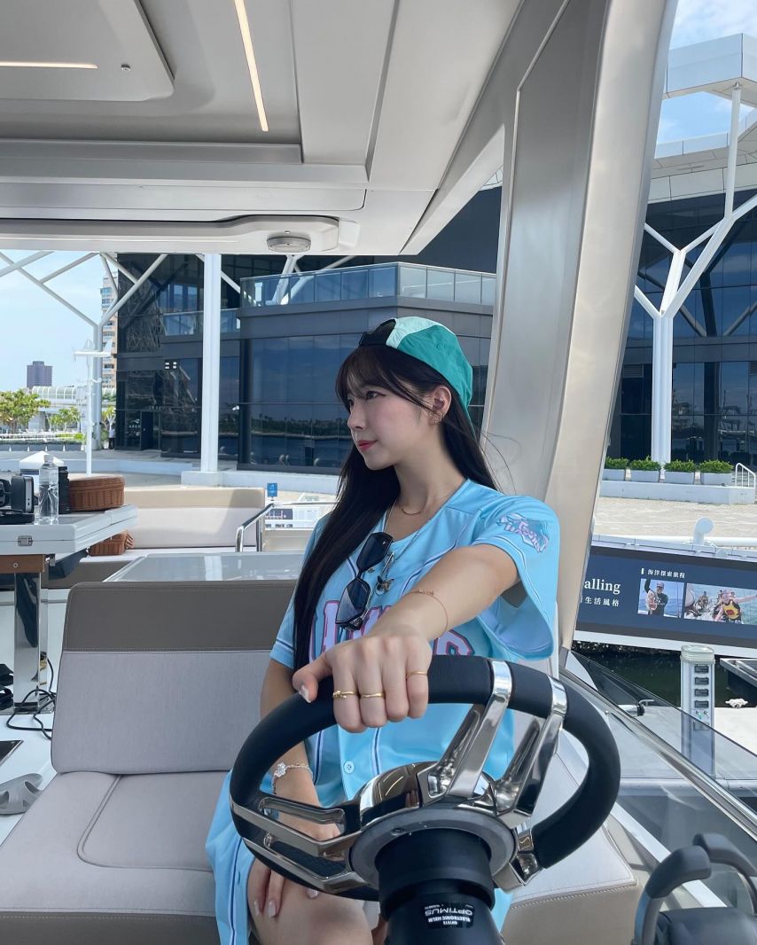 안지현
