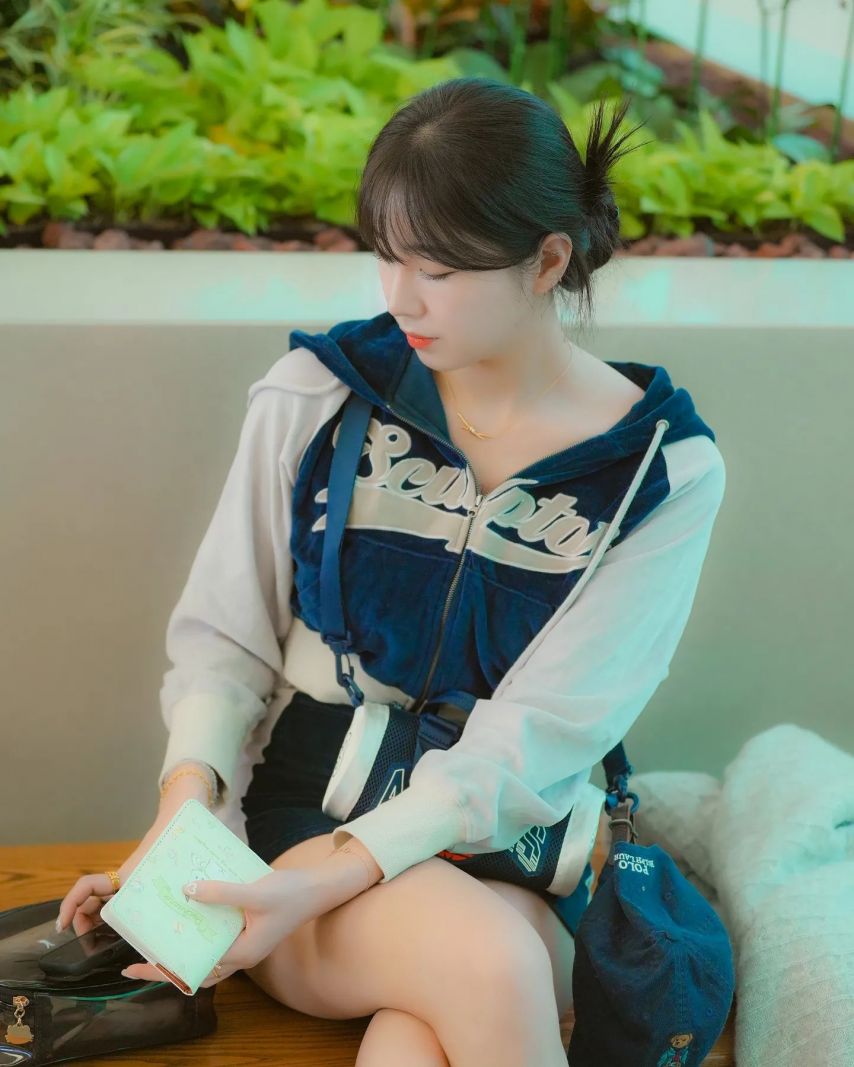 안지현