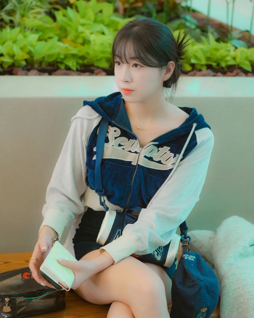 안지현