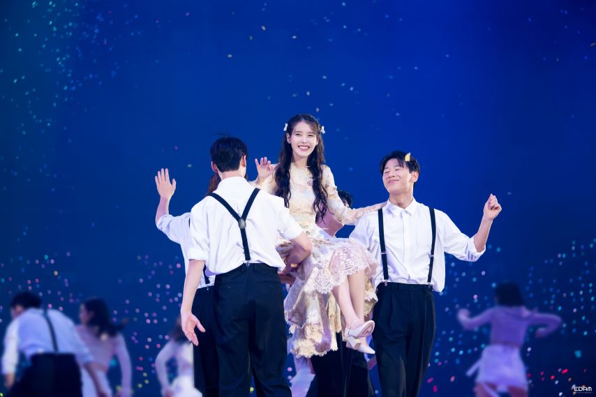 아이유 2023 팬콘서트 모음4