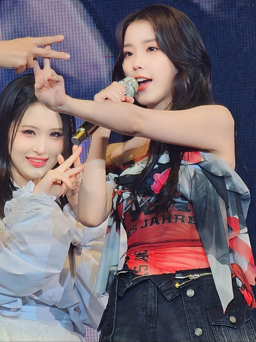 아이유 월드투어 콘서트 모음
