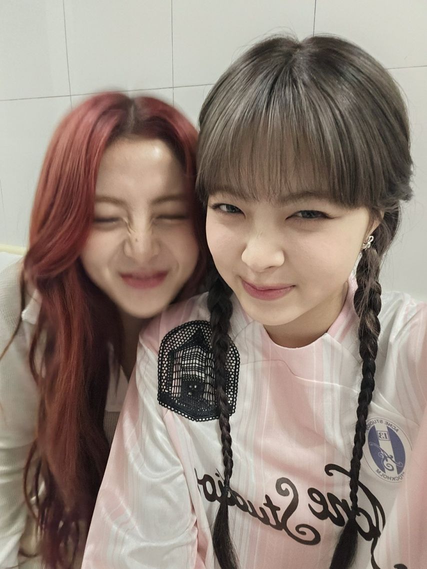 르세라핌 허윤진 생일 (사쿠라,김채원,홍은채)