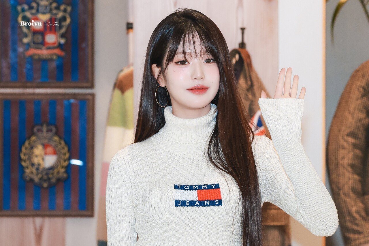 오늘자 더현대 타미힐피거 팝업스토어 아이브 장원영