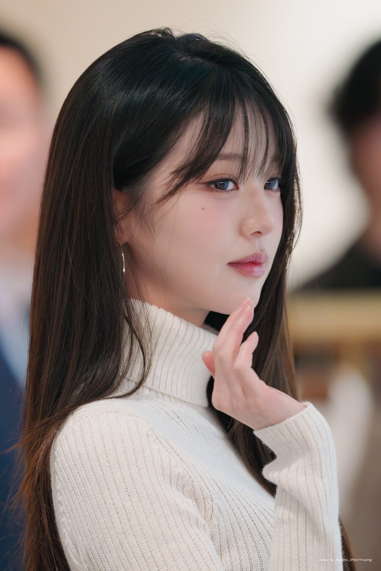 오늘자 더현대 타미힐피거 팝업스토어 아이브 장원영