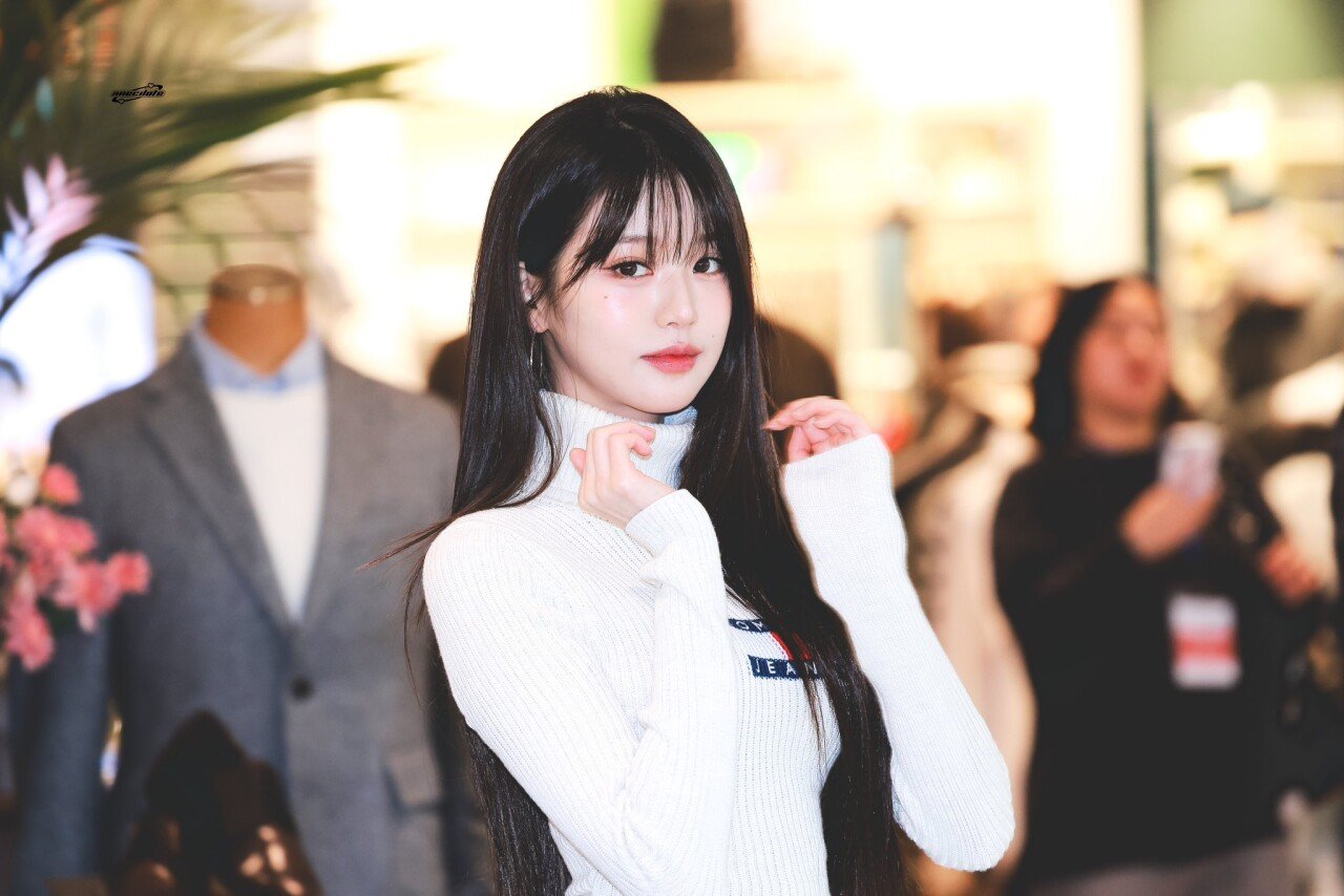 오늘자 더현대 타미힐피거 팝업스토어 아이브 장원영