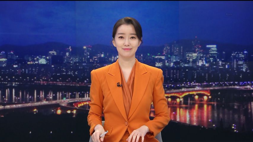 뉴스 인사하는 이재은 아나 표정