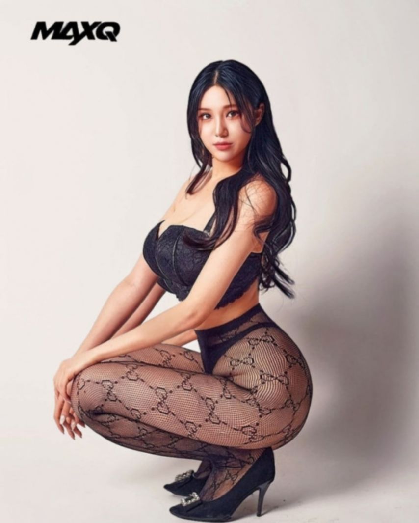 안지현과 함께 대만 간 김현영, 역시 자연산 F컵이란!.jpg
