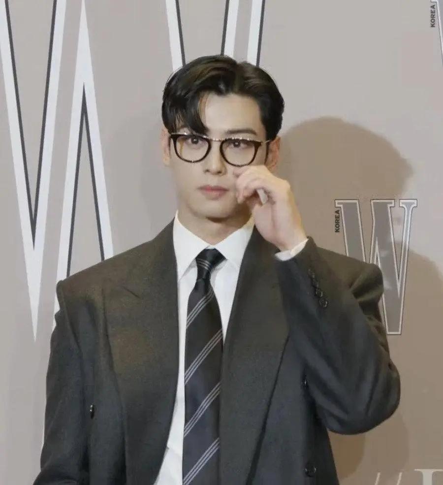 오늘자 미친거같은 유방암 자선행사 차은우