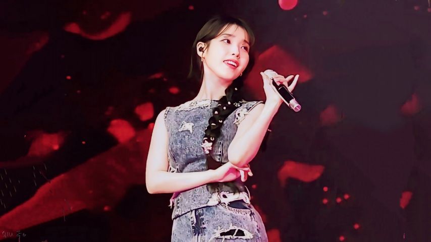 아이유 월드투어 콘서트