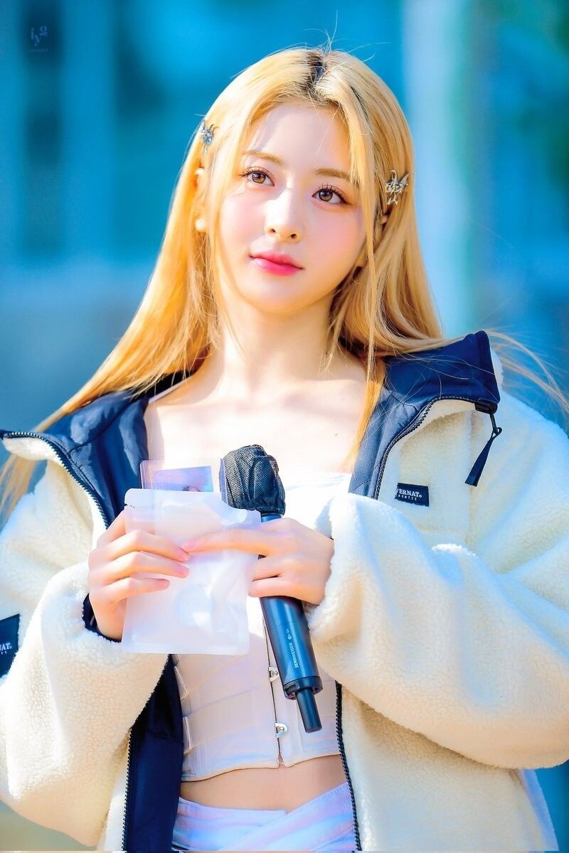 르세라핌 허윤진