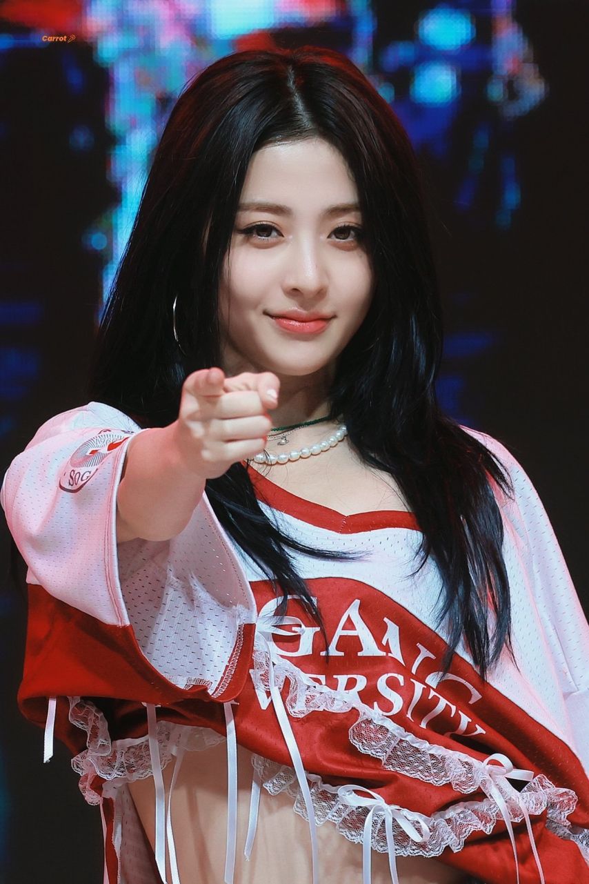 르세라핌 허윤진