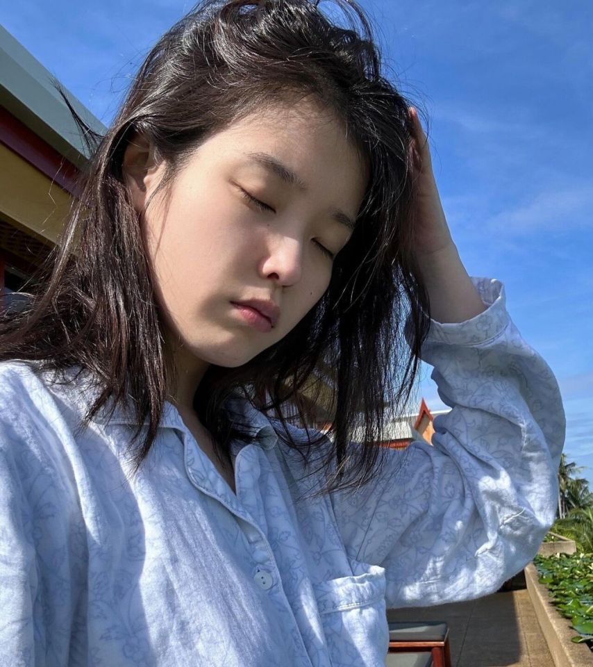 할머니랑 여행간 아이유 인스타.jpg