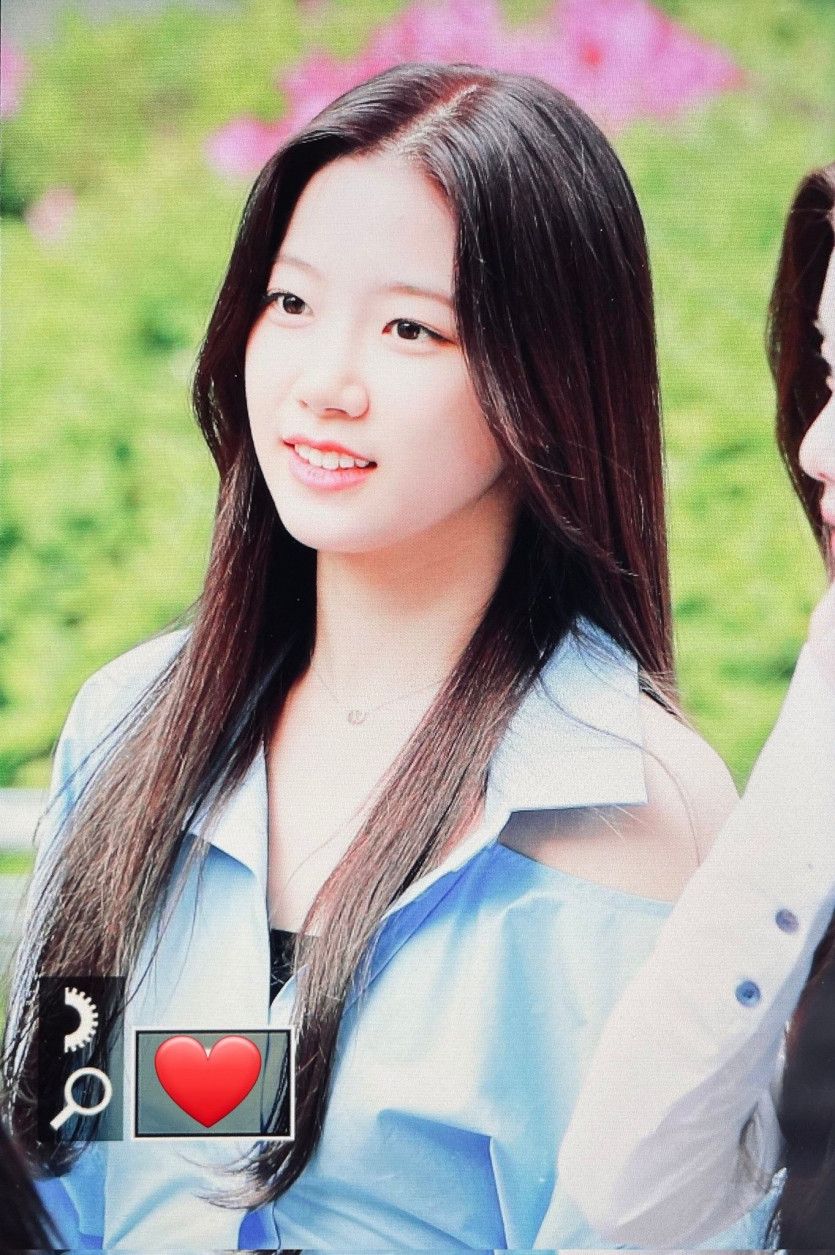 LEE SERAFIM 카즈하