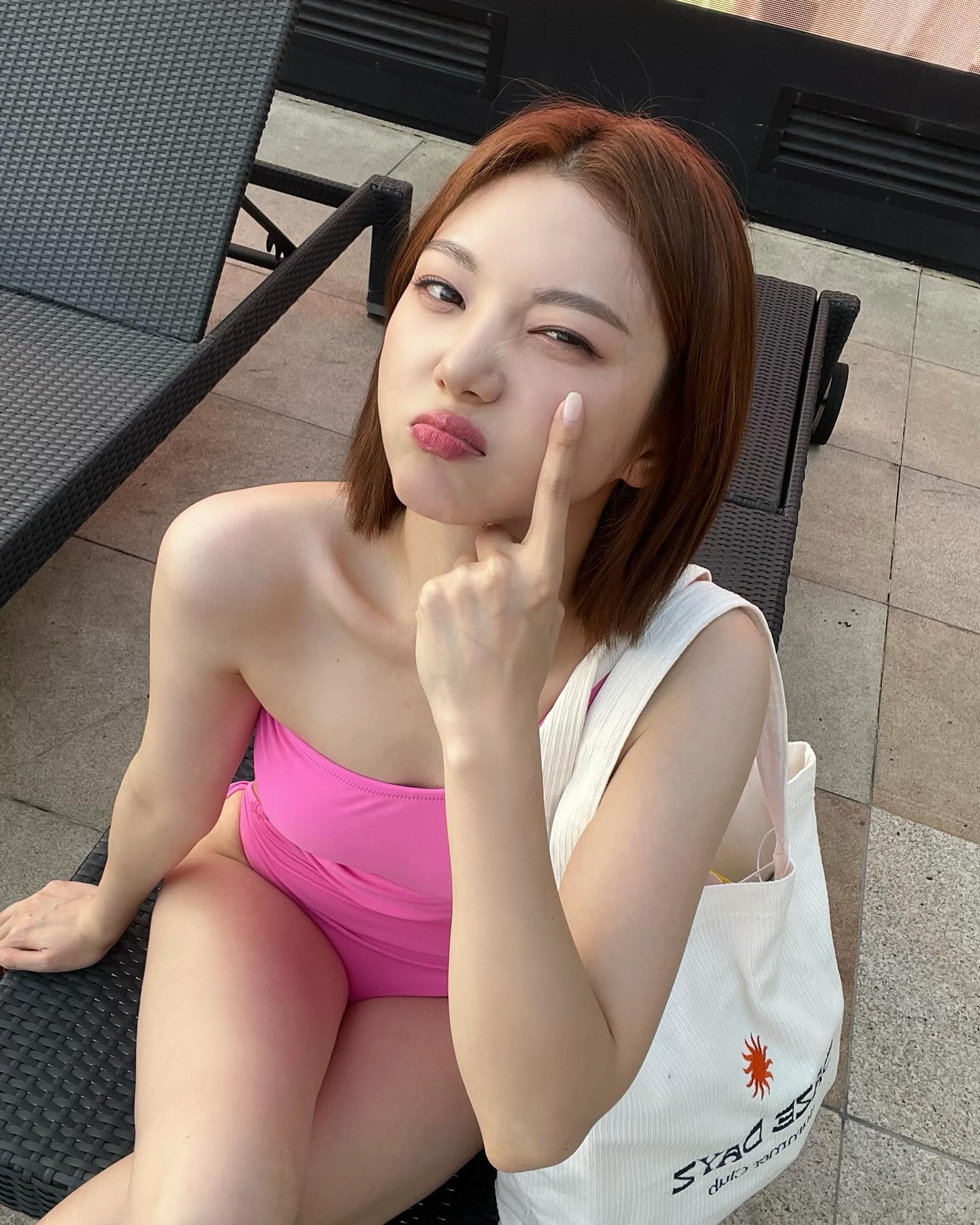 애프터스쿨 프듀48 이가은 핑크색 모노키니 늘씬한 몸매 근황