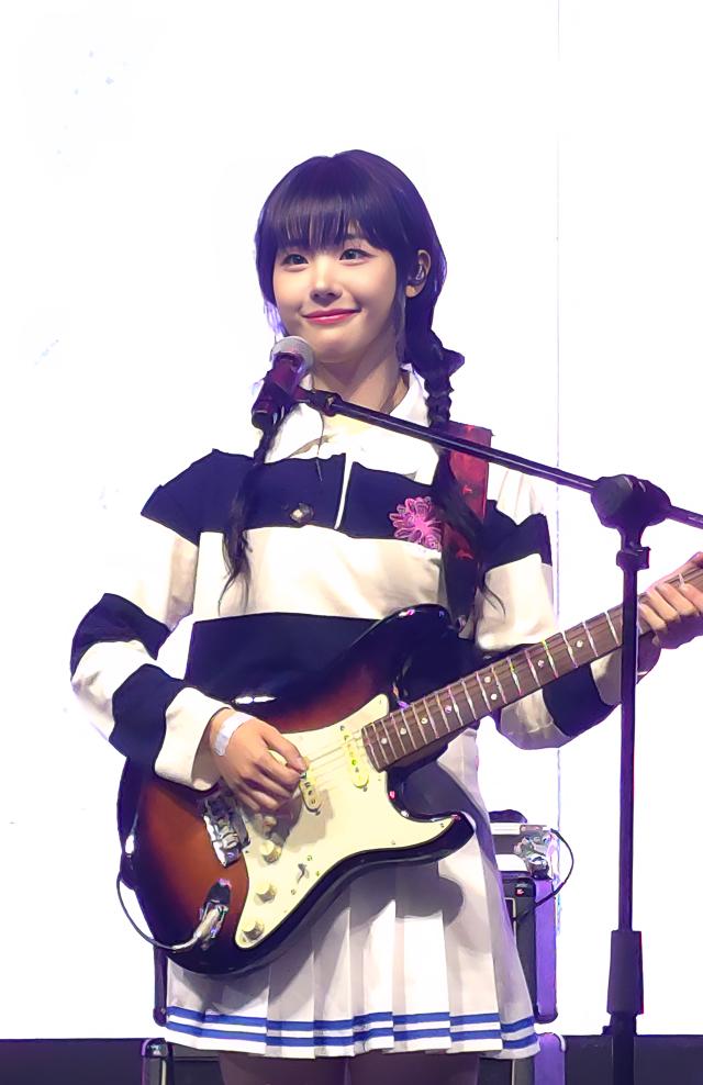 QWER 히나