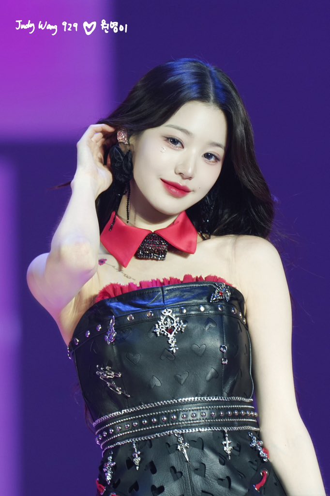 장원영 (아이브)