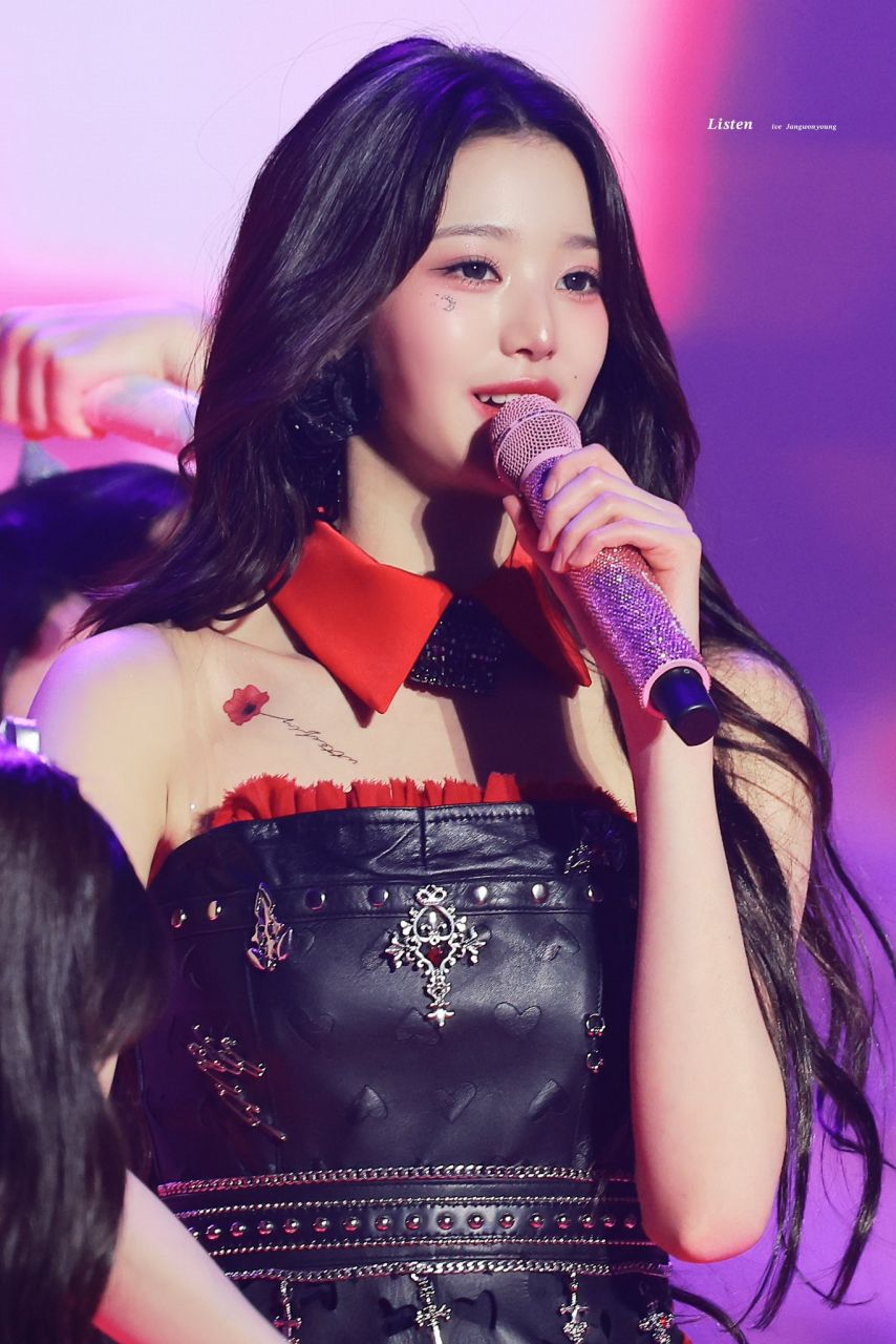 장원영 (아이브)