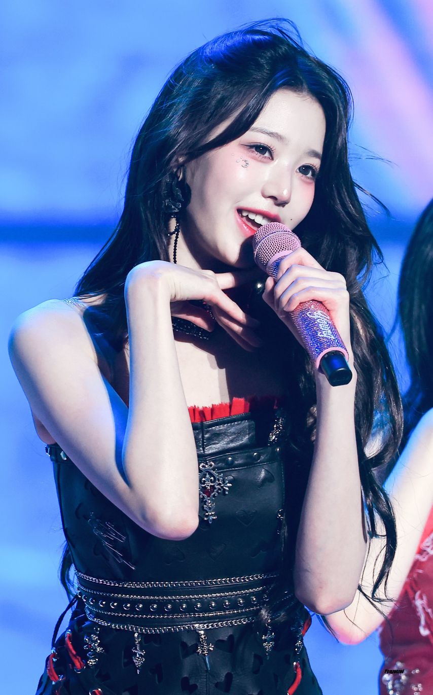장원영 (아이브)