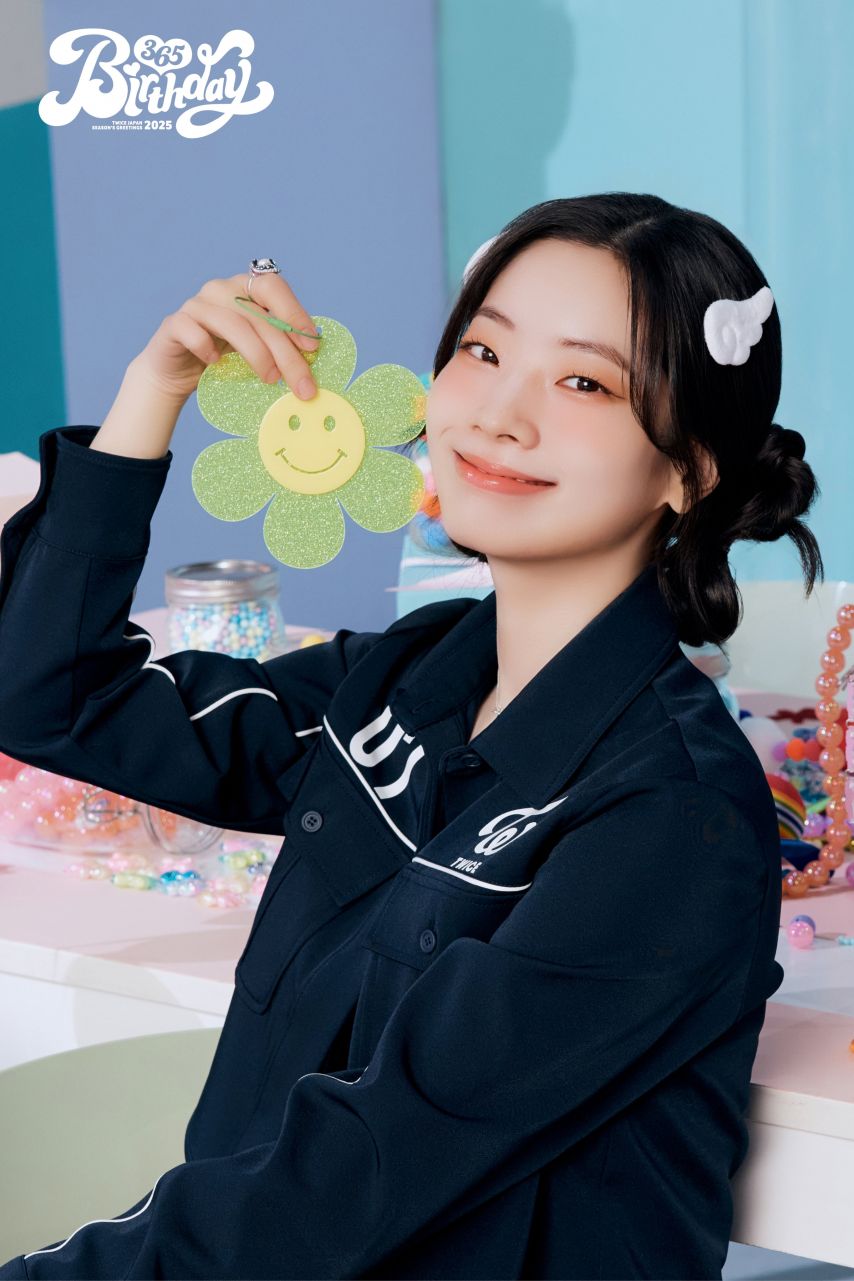 트와이스 인스타-정연,모모,사나,지효,쯔위 _ 다현 TWICE JAPAN SEASON’S GREETINGS 2025 “Birthday365”