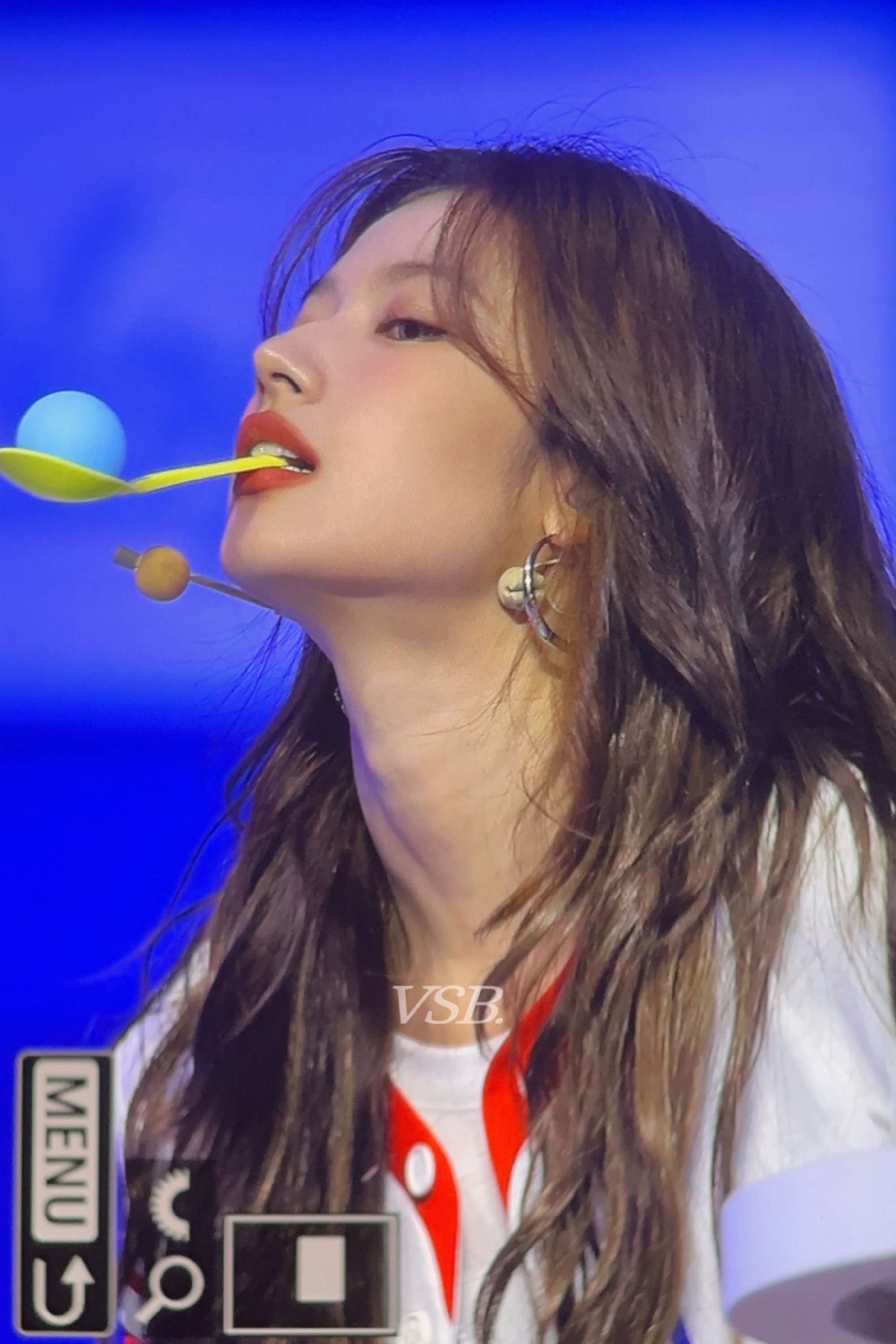 장난치다가 진짜 키스해버린 트와이스 사나♥나연 요망한 엉벅지