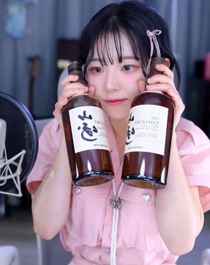 오랜만에 방송에서 술 자랑하는 'QWER' 쵸단