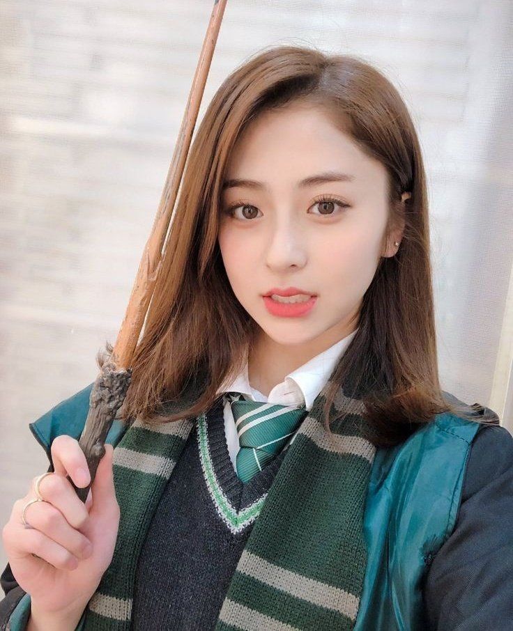 르세라핌 허윤진