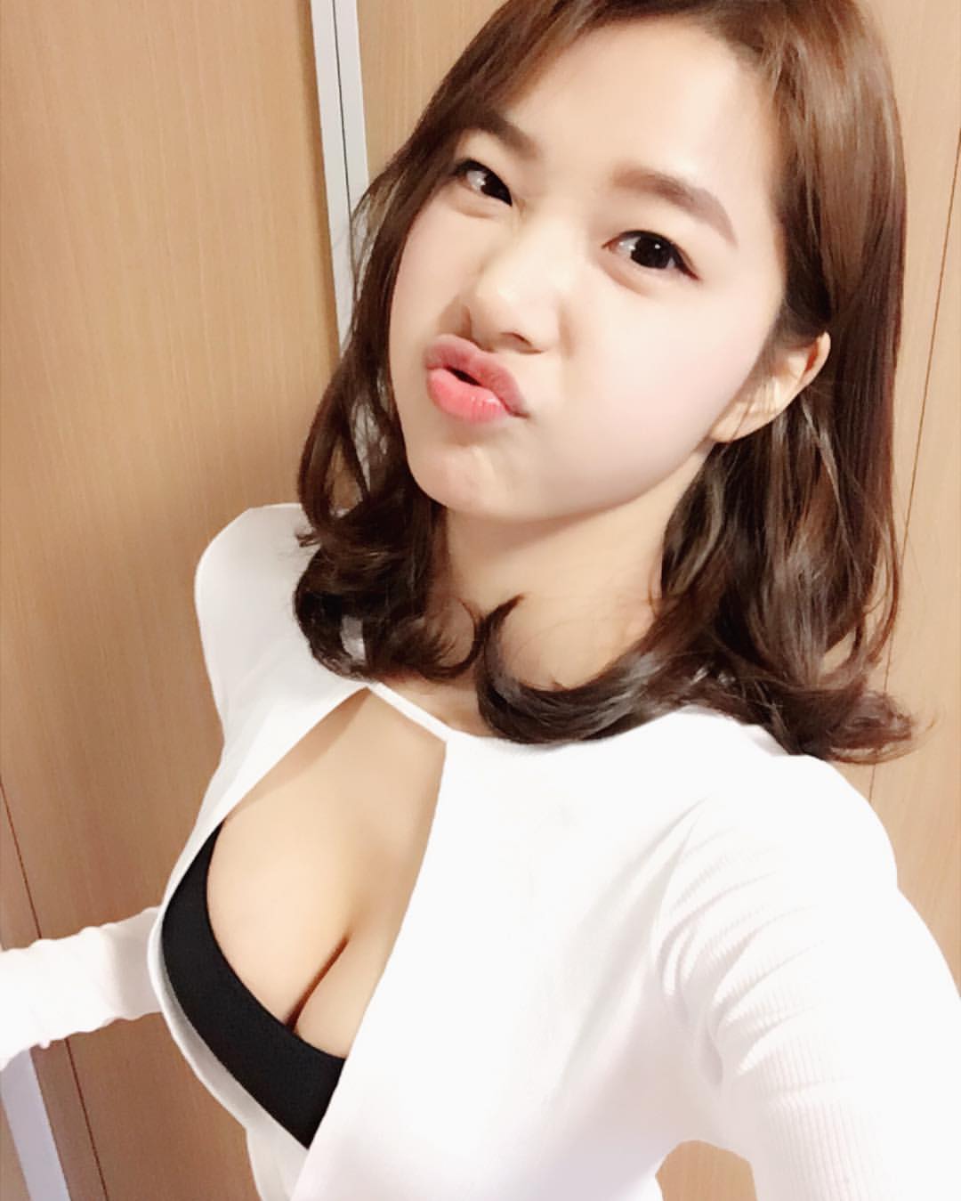오또맘 후끈한 의상 몸매 모음